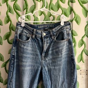American Eagle distressed medium wash mom jeans size 4